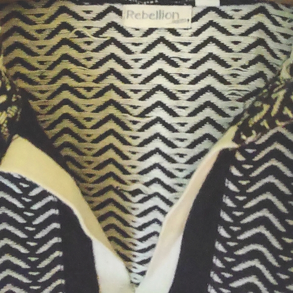 REBELLION hoodie/poncho - Picture 4 of 5